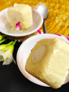 केसर कुल्फी (kesar kulfi recipe in Hindi) रेसिपी मुख्य फोटो
