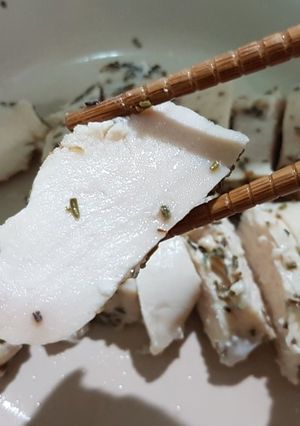 迷迭香風味雞胸肉(電鍋料理) 的食譜成品照片