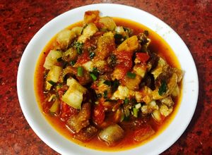 Hình của món Ba chỉ sốt cà chua.