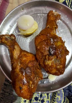 A picture of Chicken leg piece fry.