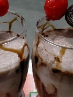 ઓરીઓ મિલ્કશેક(Oreo Milkshake Recipe in Gujarati) રેસીપી મુખ્ય ફોટો