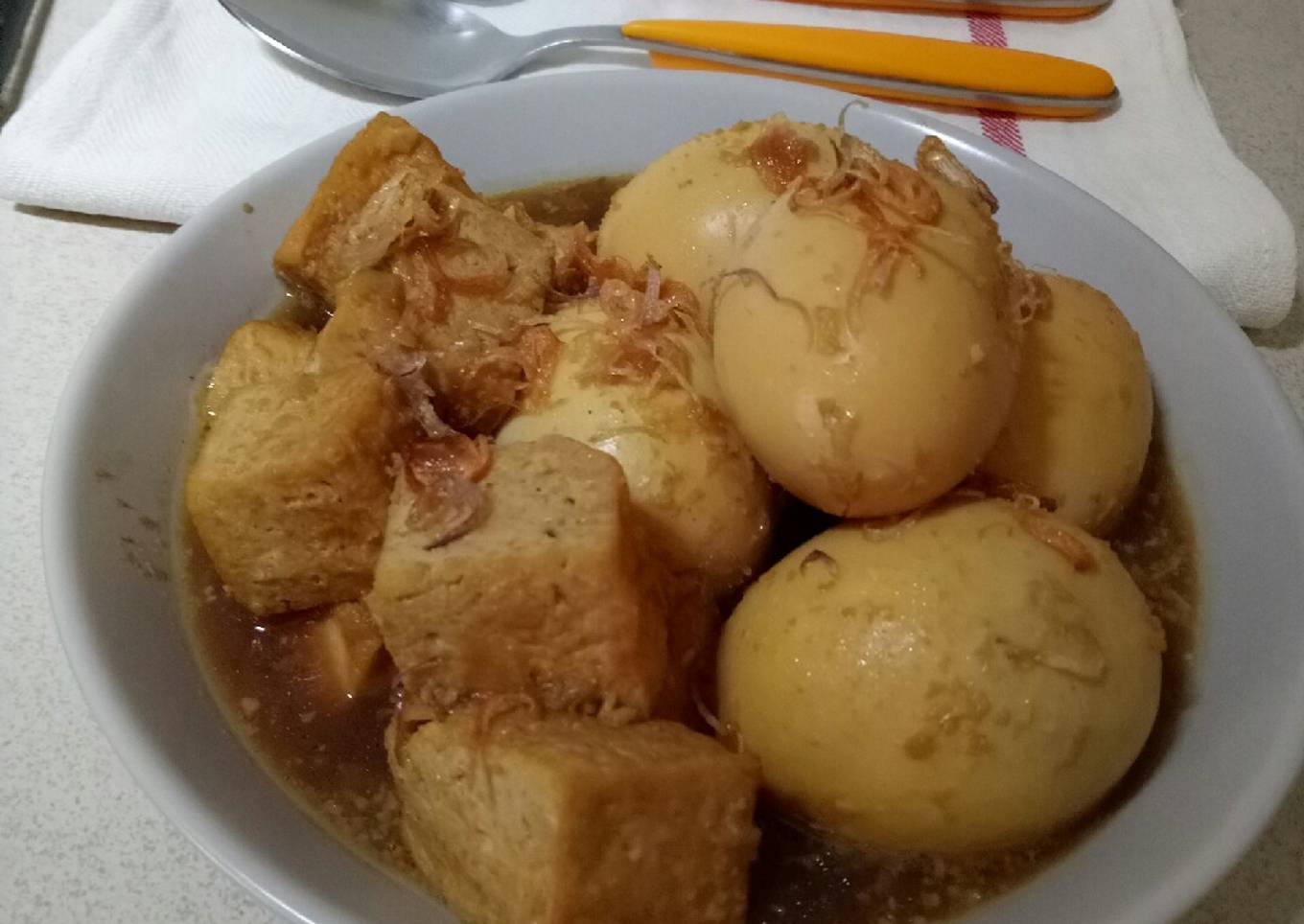 283. Semur tahu telur