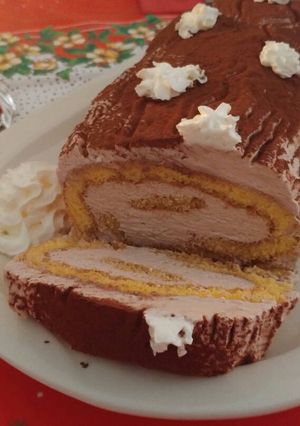 Foto di Rotolo farcito con panna e Nutella