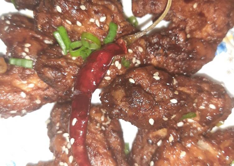 Easiest Way to Make Appetizing Chicken wings in schezwan sauce????