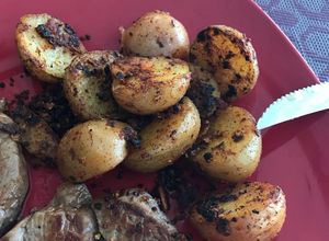 Una foto de Papitas cambray al ajo y paprika