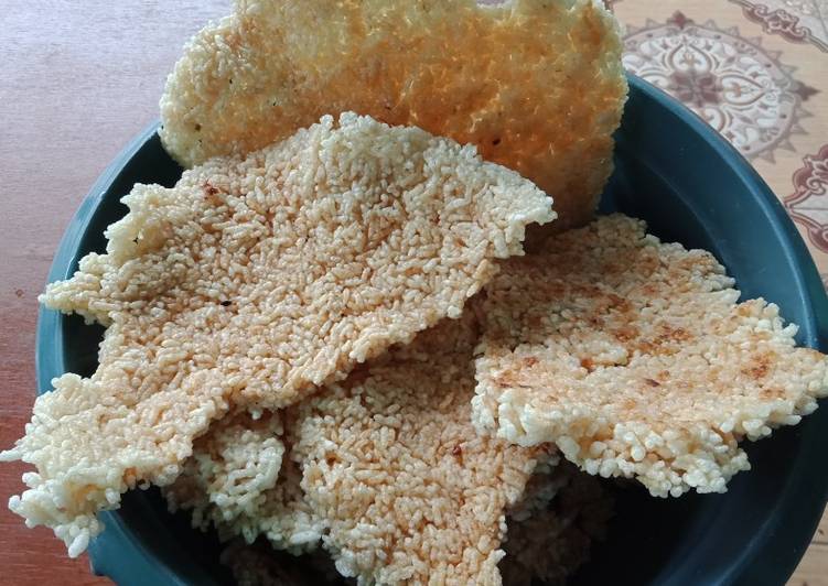 Intip goreng (rice crispy)