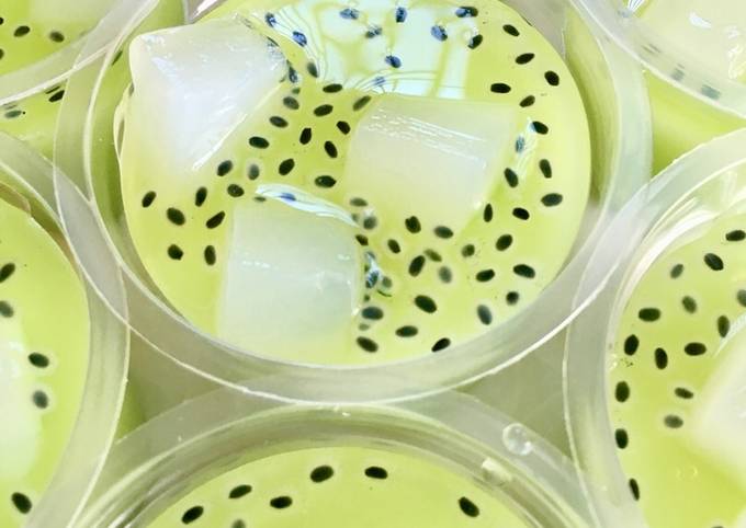 Silky Puding Melon with Nata de coco & biji selasih