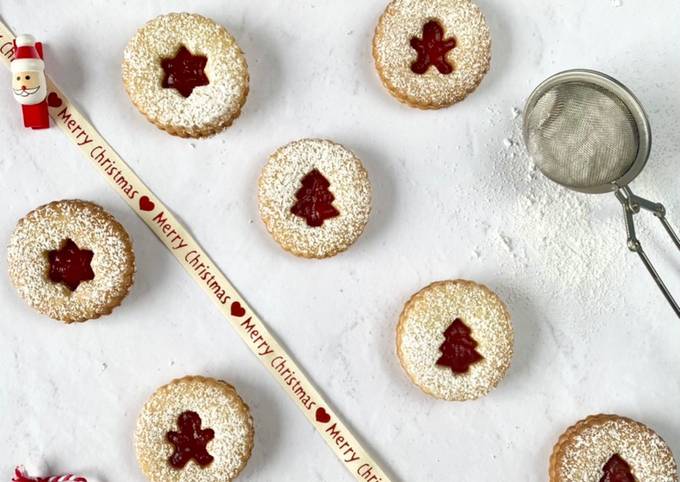 Shortbread linzer cookies