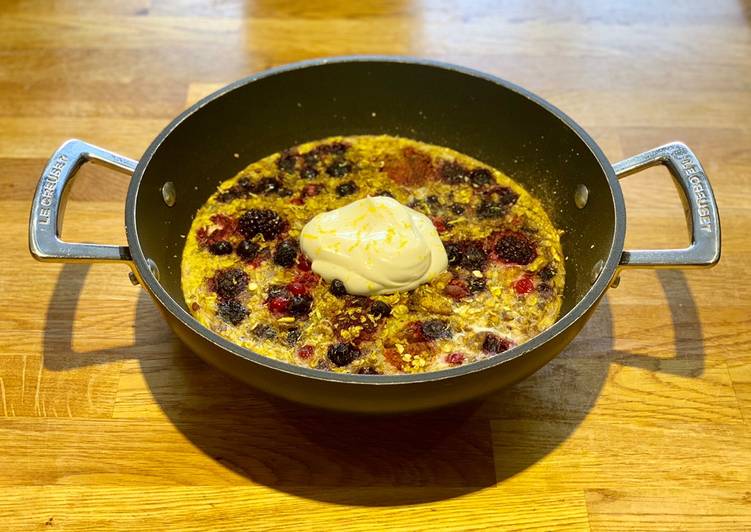 Berry oatmeal bake