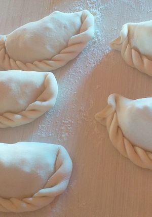 Una foto de Empanadas de polloo con casancrem