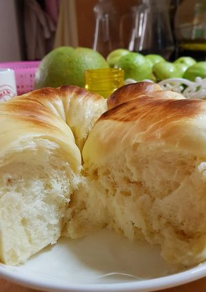Hình của món Bánh mì ngọt nhân nho khô.