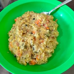 A picture of Mixed Vegetables Oats Kichdi.