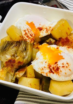 Foto principal de Alcachofas con huevos escalfados (poché)