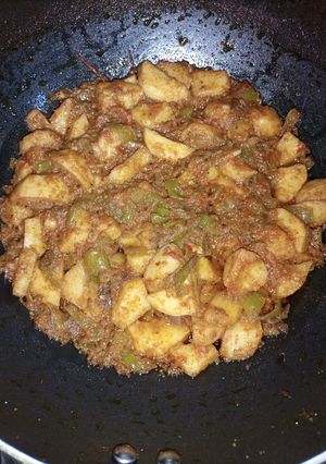 A picture of Aaloo Shimla karahi.
