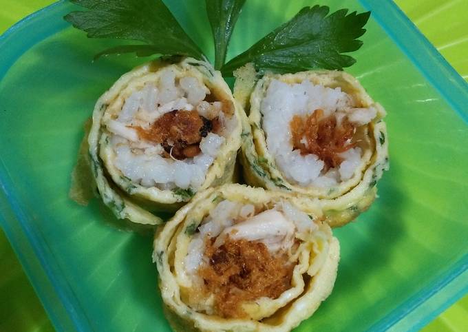 Nasi Gulung Telur (isi ayam + abon sapi)