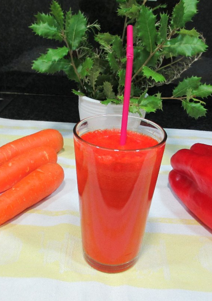 Una foto de Licuado de pimiento rojo y zanahoria