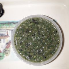 A picture of Dhaniya chutney.