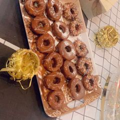 A picture of Chocolate donut.