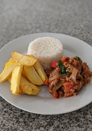 Una foto de Saltado de Atún