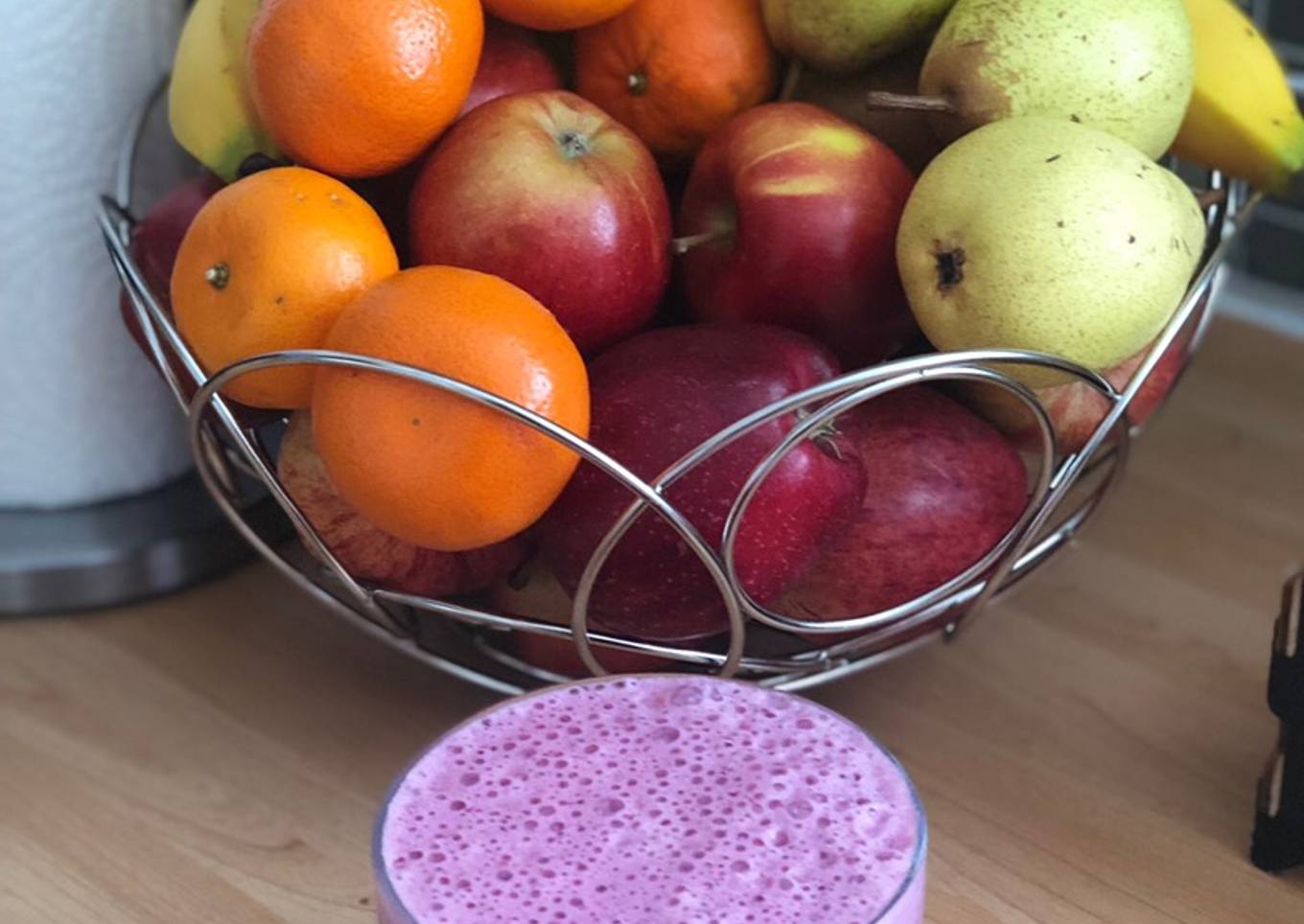 Banana berries shake