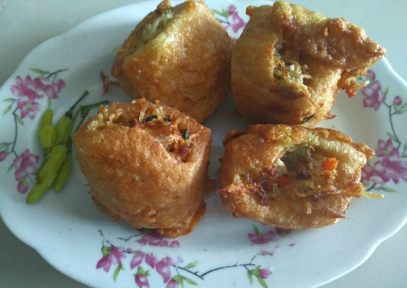 Tahu Isi