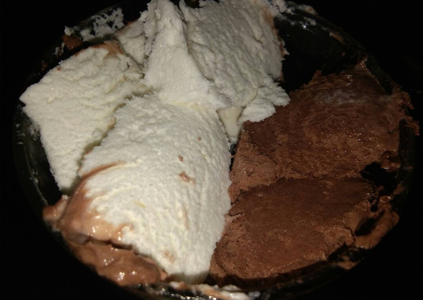 Ice Cream Vanilla & Coklat Pondan