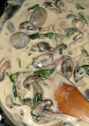 A picture of Creamy Garlic Mushrooms.