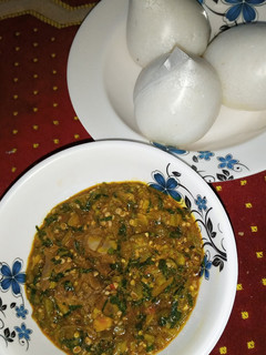 A picture of Tuwan shinkafa with okro soup.