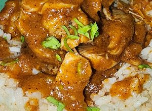 Foto principal de Pollo en salsa zumaque