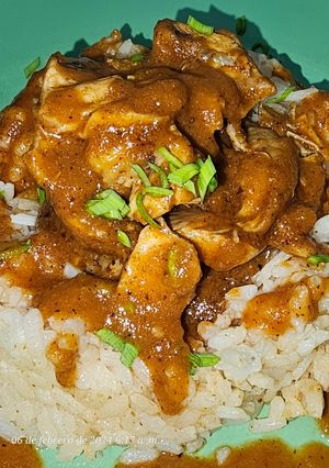 Una foto de Pollo en salsa zumaque