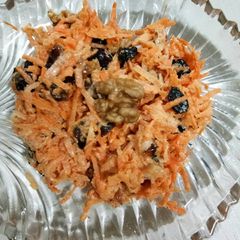 A picture of Carrot walnut and dates salad.