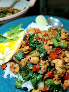 Foto resep Chicken Thai Basil (176)