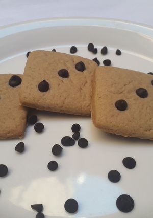 A picture of Caramel flavor cookies.