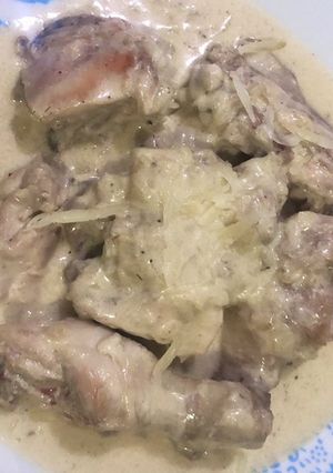 Una foto de Pollo con nata y queso 🧀