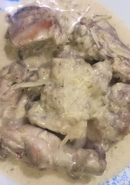 Una foto de Pollo con nata y queso 🧀