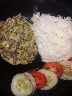 A picture of Creamed mushroom with rice.