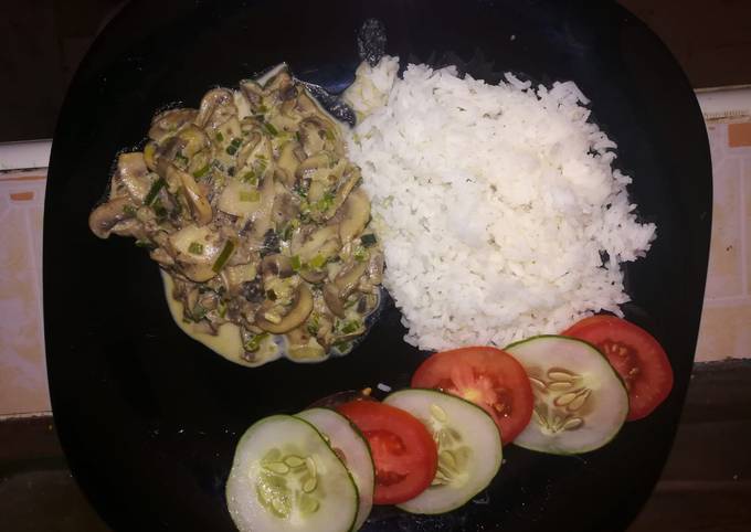 Creamed mushroom with rice