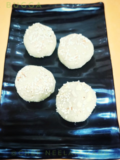 तिल बुग्गा(til bugga recipe in hindi) रेसिपी मुख्य फोटो