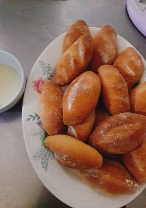 Hình của món Bánh mì tí hon chấm sữa đặc.