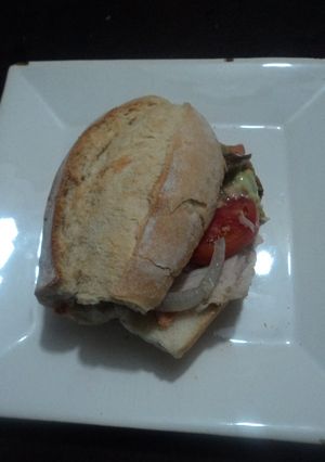 Una foto de Torta ranchera de pollo cocido y encurtidos las Correa