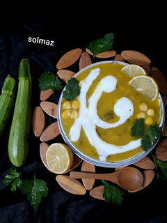 عکسی از دستور سوپ کدوسبز و ذرت solmaz