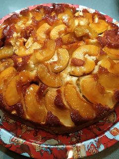 Una foto de Torta de manzana invertida