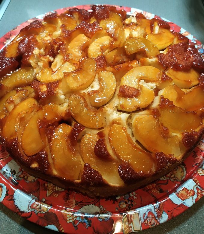 Una foto de Torta de manzana invertida