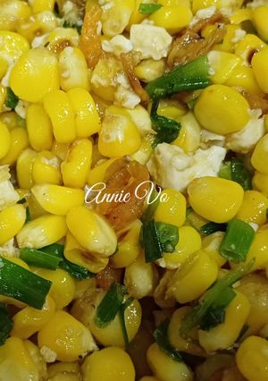 Hình của món Bắp xào trứng muối.