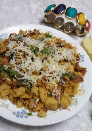 चिजी फोडणीचा ब्रेड (cheese phodnicha bread recipe in marathi) रेसिपी चे मुख्य फोटो 