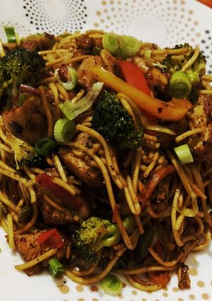 A picture of Chicken Pan Fried Noddles.