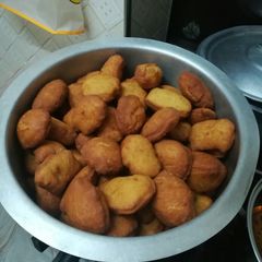 A picture of Cinnamon mandazi.