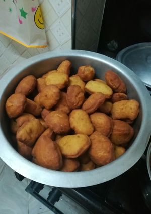 A picture of Cinnamon mandazi.