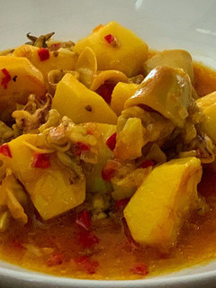 Una foto de Guiso de patatas con chipirones