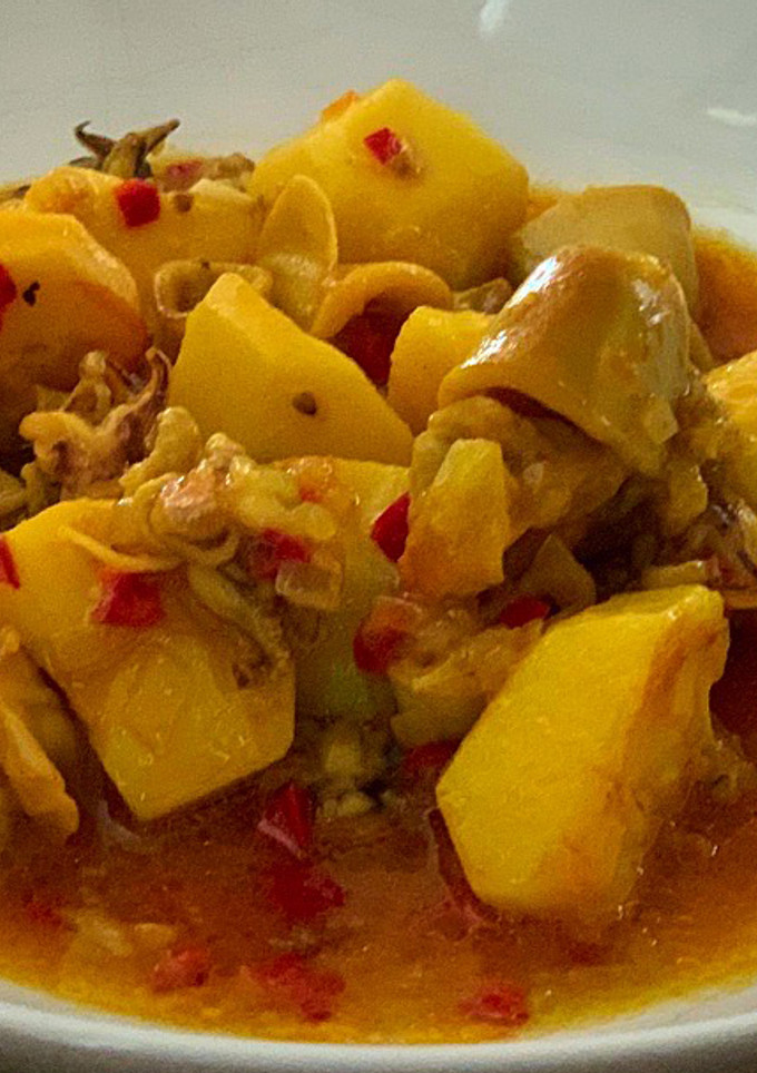 Una foto de Guiso de patatas con chipirones